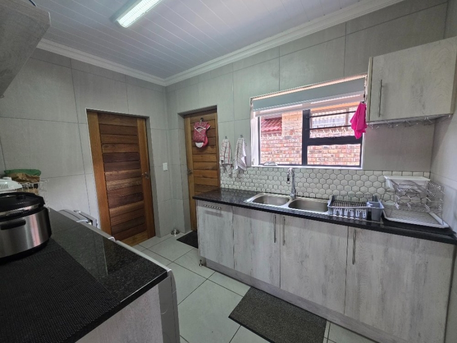 3 Bedroom Property for Sale in Dana Bay Western Cape